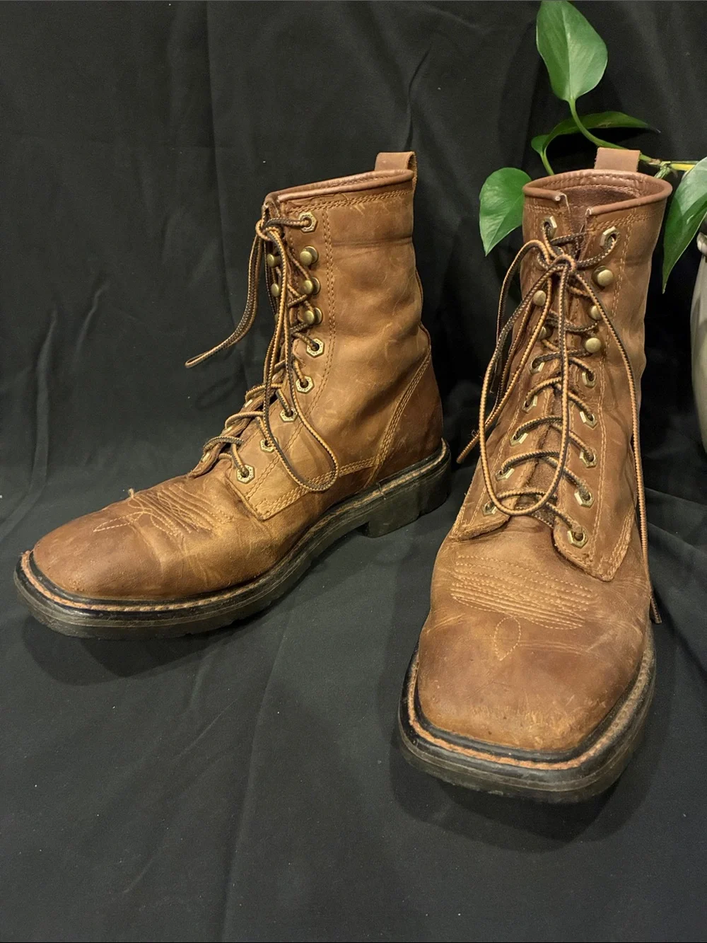 Men's Size 9 Ariat Cascade 8 Brown Lace Up Work Boots - Square Toe (ABBA)